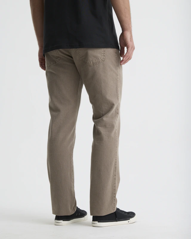 JEAN DUBAI DE DENIM REGULAR FIT TOSTADO